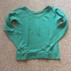 Off the shoulder, Sweatshirt